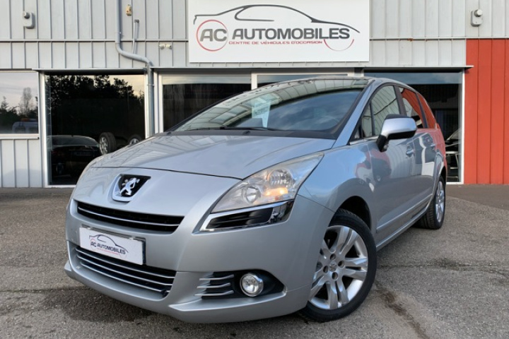 PEUGEOT 5008