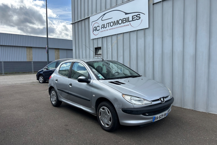 PEUGEOT 206